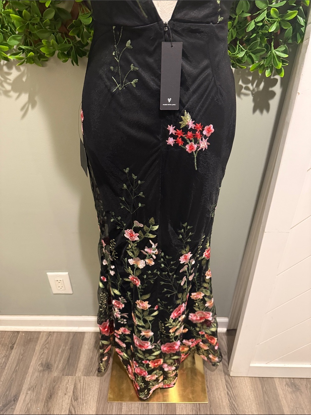 NWT-Soiree Blossom Black Floral Embroidered Mermaid Maxi Dress - Picture 13 of 16